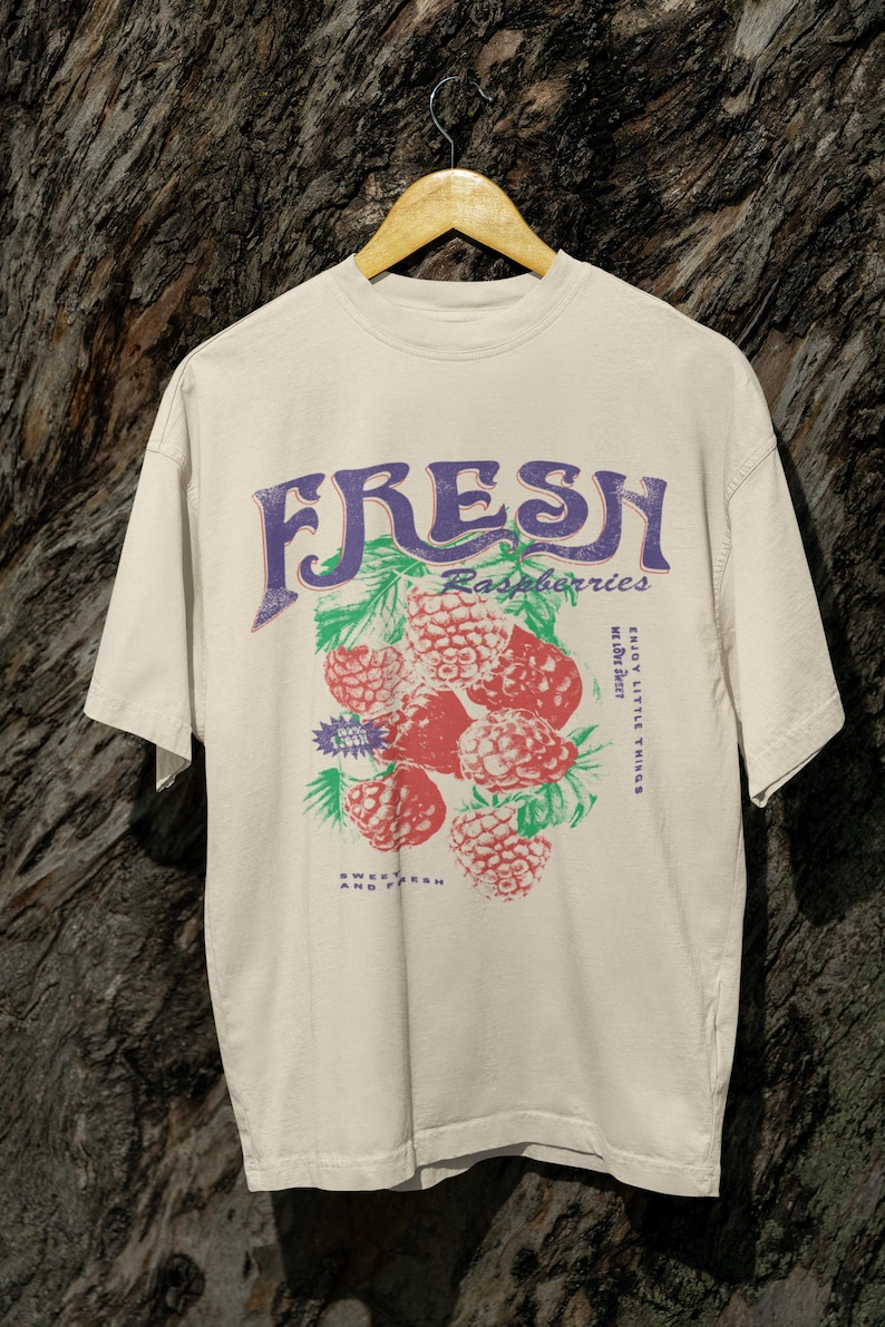 Vintage Fresh Raspberries Retro Fruit Graphic T-Shirt