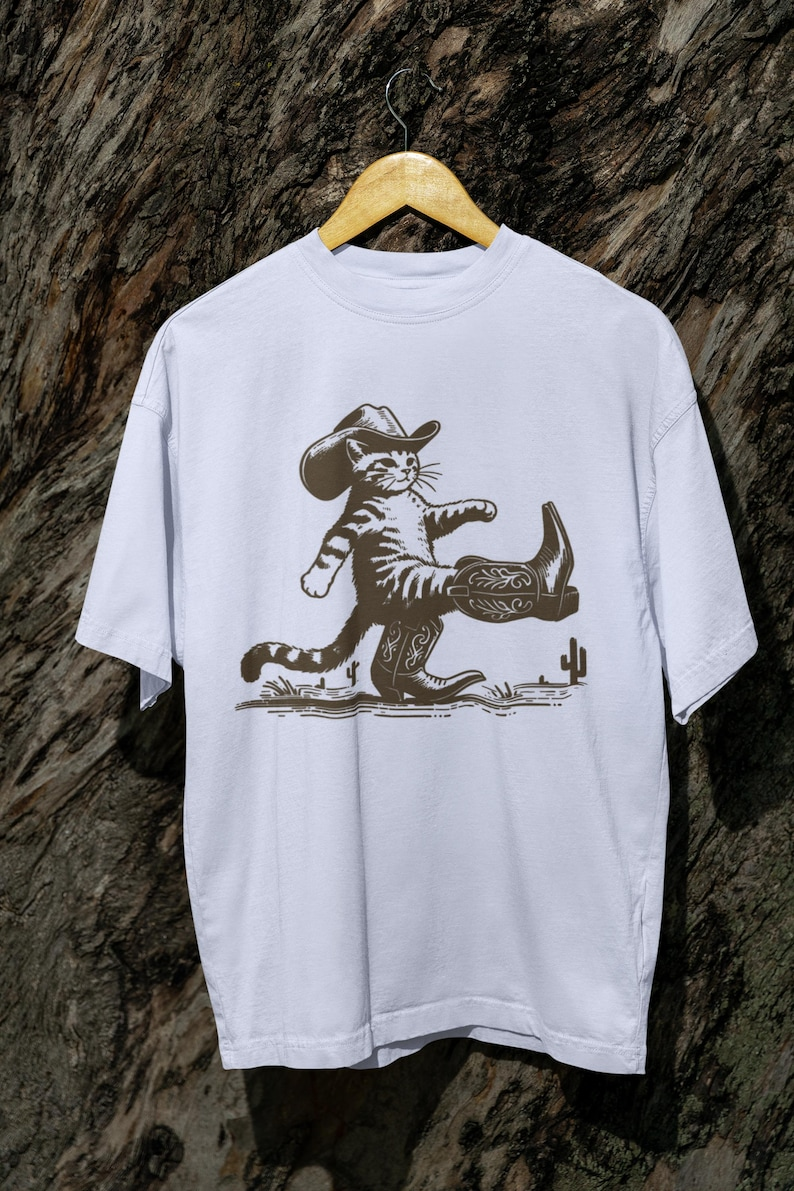 Funny Cowboy Cat Retro Western Graphic T-Shirt